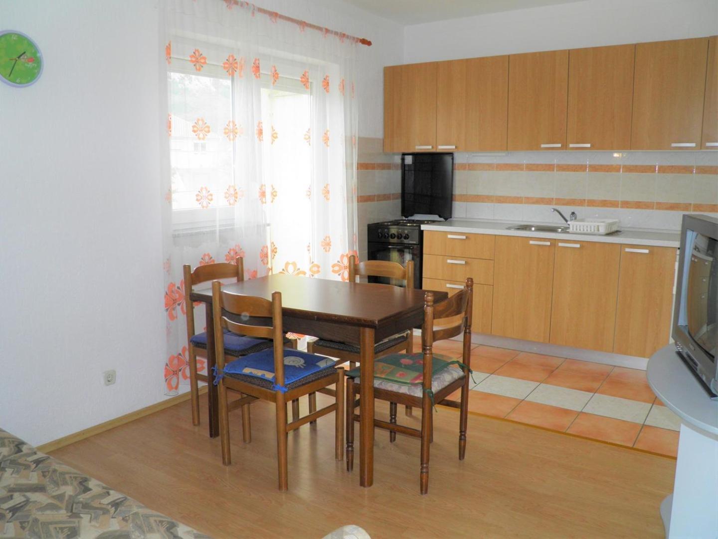 Apartments Miljenka Башка Екстер'єр фото