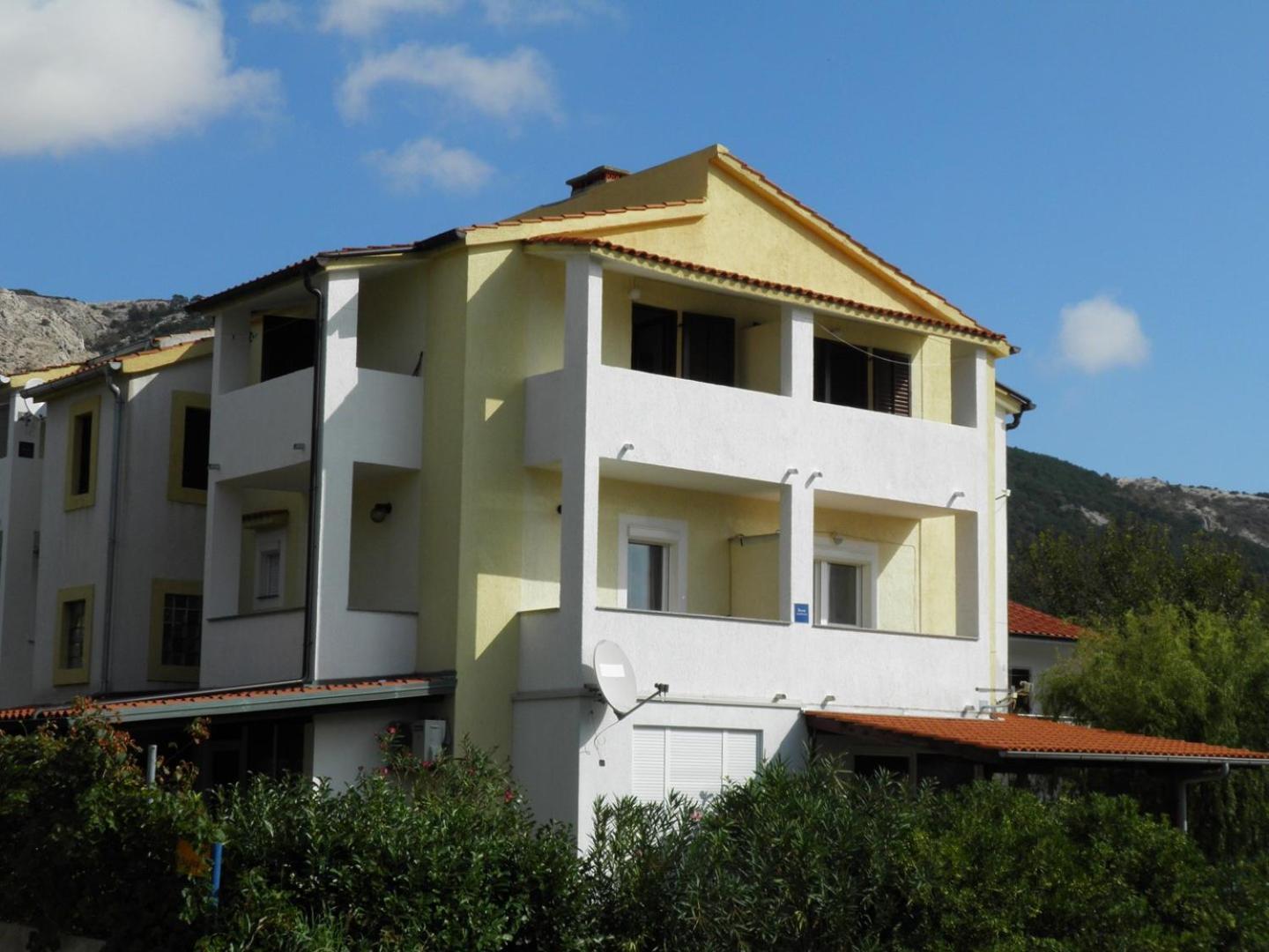 Apartments Miljenka Башка Екстер'єр фото